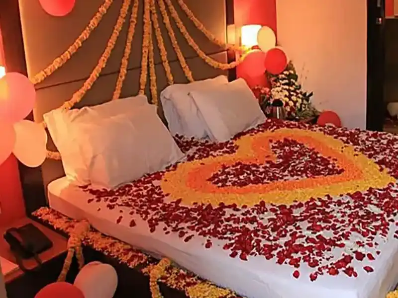 First Night Room Decoration in Kolkata by Hayat Flower Decoration