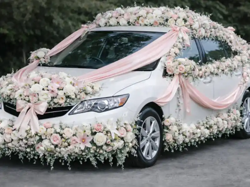 Wedding car decoration with fresh roses in Kolkata