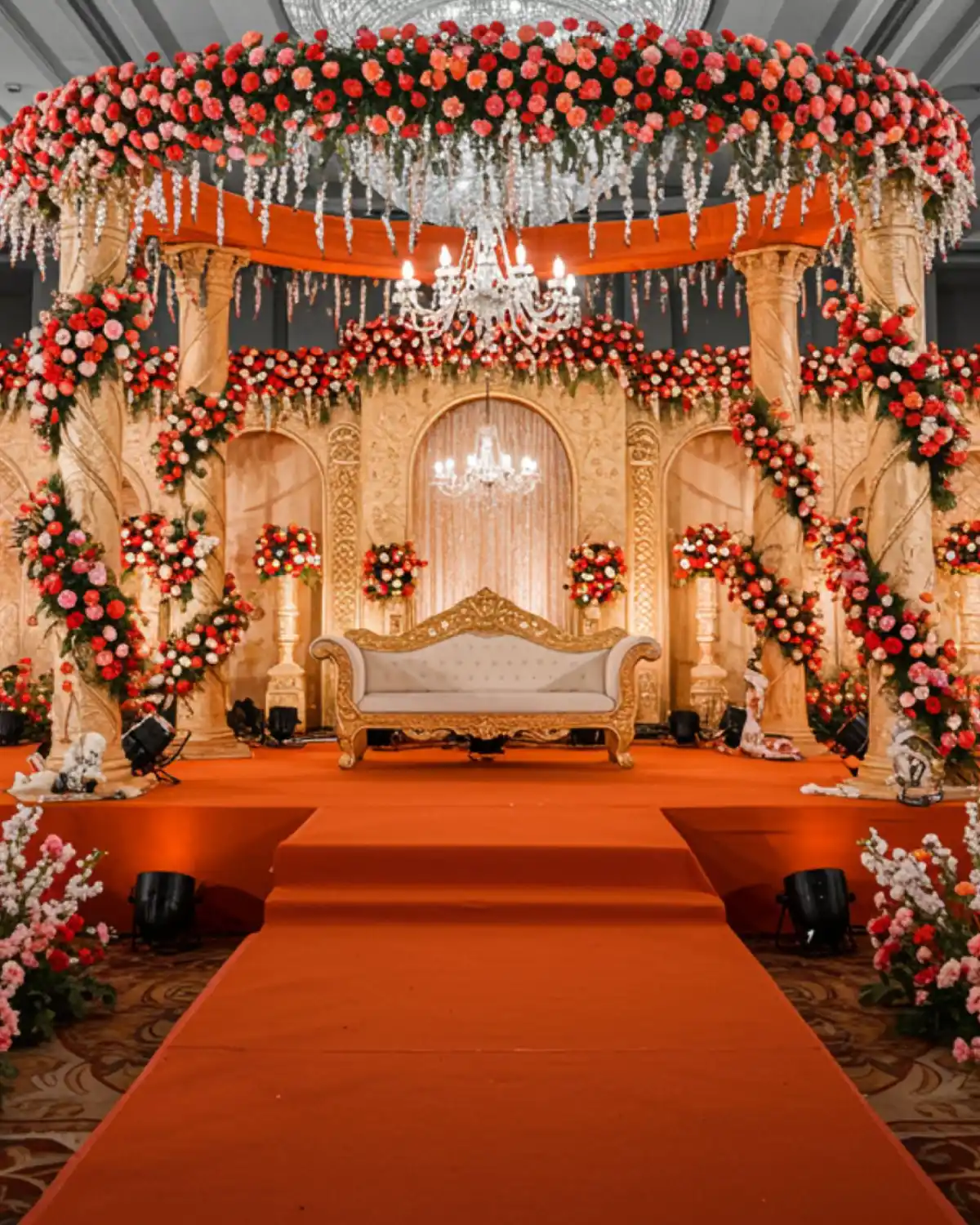 Wedding flower decoration setup by Hayat Flower Decoration, Kolkata